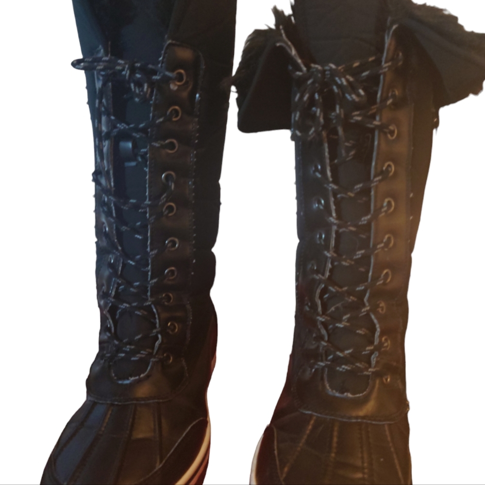 Waterproof faux fur snow boots. Size 9.
